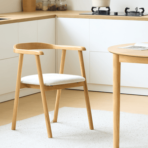 Jocelyn Esszimmerstuhl aus Eiche mit beige gepolsterter Sitzfläche