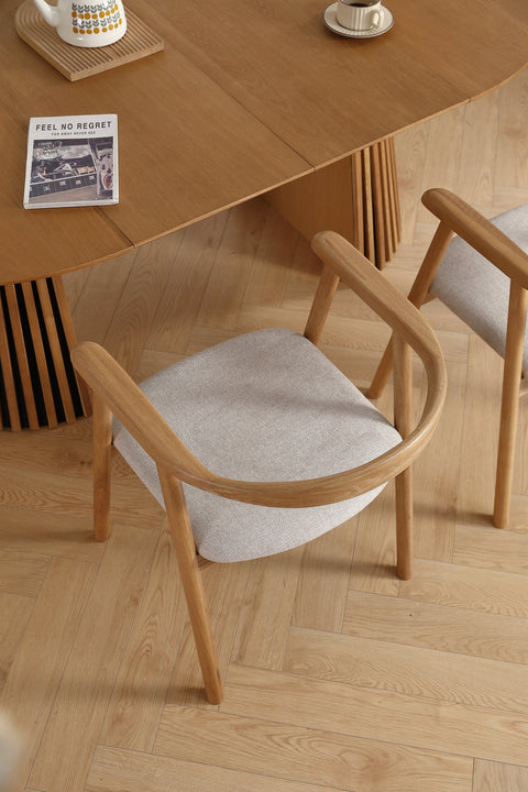 Jocelyn Esszimmerstuhl aus Eiche mit beige gepolsterter Sitzfläche