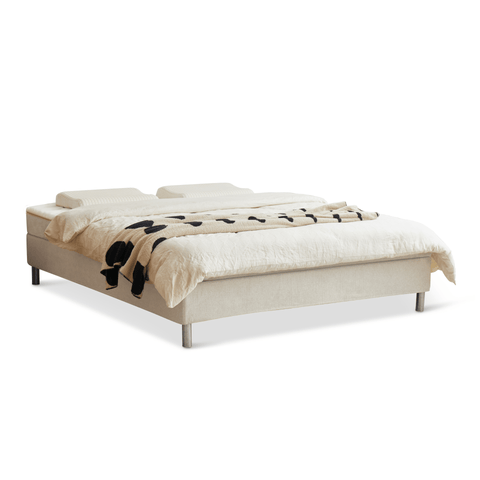 Premium Boxspringbett in Beige 180x200 cm mit 7 cm Memoryschaum-Topper, inkl. Bettbeine in Chrom