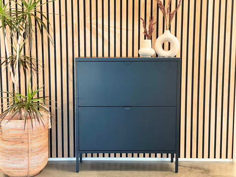 Herman Schuhschrank - Schwarzes Metall mit 3 Klappen - 80x26x125cm